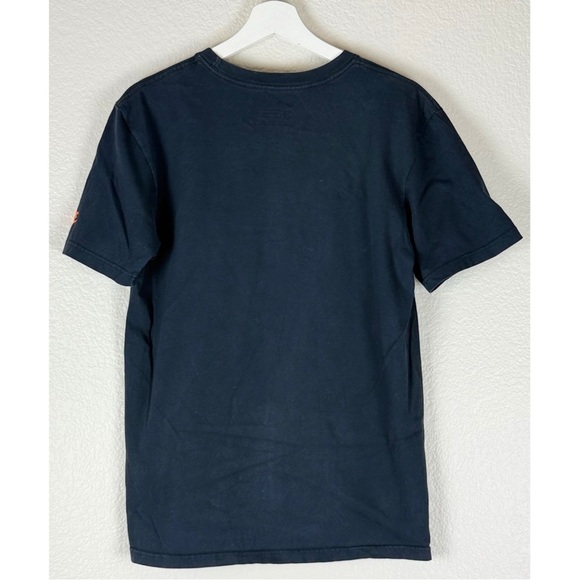 Nike Men’s Jungle Pickup Game Basketball King Kong Raptor Graphic Tee, Medium - Picture 4 of 8